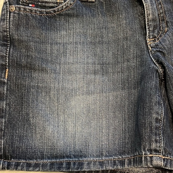 Tommy Hilfiger Jean shorts,  distressed markings, Sz 2, 4 1/2” inseam - Picture 8 of 9